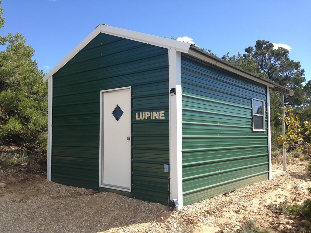 Lupine Cabin, Glamour Camping, Stunning Skies And Sunrise Views มอนติเชลโล ภายนอก รูปภาพ